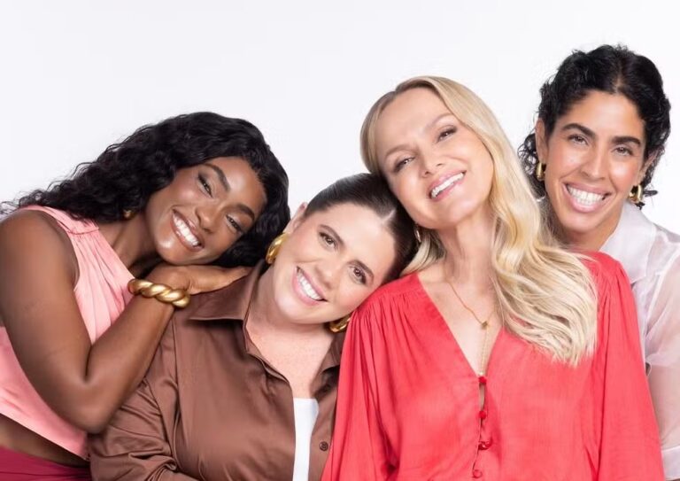 Foto de Erika Januza, Tati Machado, Eliana e Bela Gil. As quatro fazem parte do novo elenco de Saia Justa, do GNT