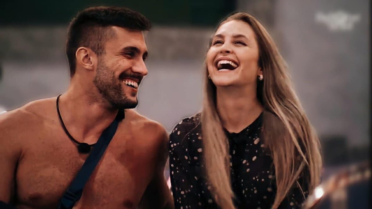 Para astrólogo das celebridades, Carla Diaz e Arthur Picoli podem até acabar se casando (foto: Reprodução/Globo)