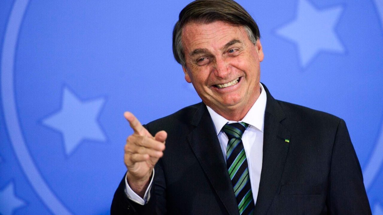 Bolsonaro aceitou mudar regras da TV por assinatura para agradar aliados (foto: Reprodução)