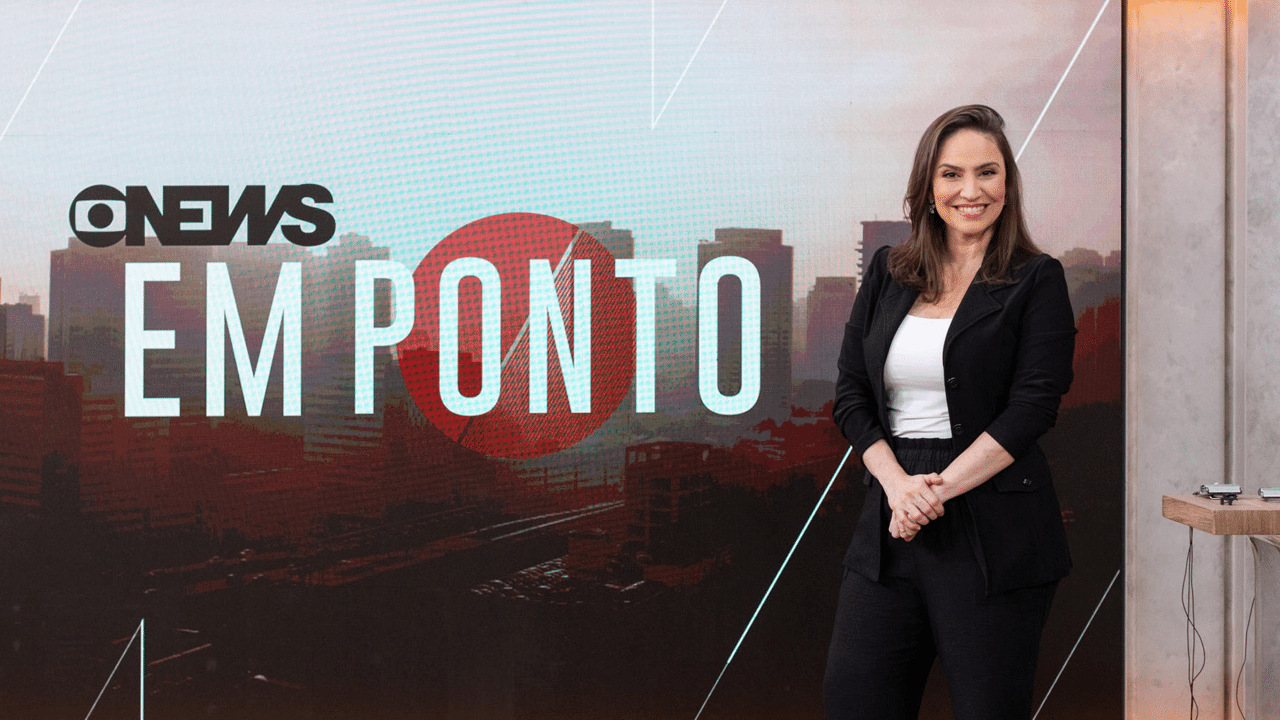 Imagem com foto da apresentadora Cecília Flesch no cenário do Em Ponto da GloboNews