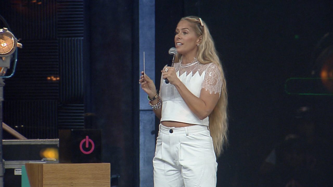 Adriane Galisteu pode ser confirmada como apresentadora de A Fazenda (foto: Record/Divulgação)