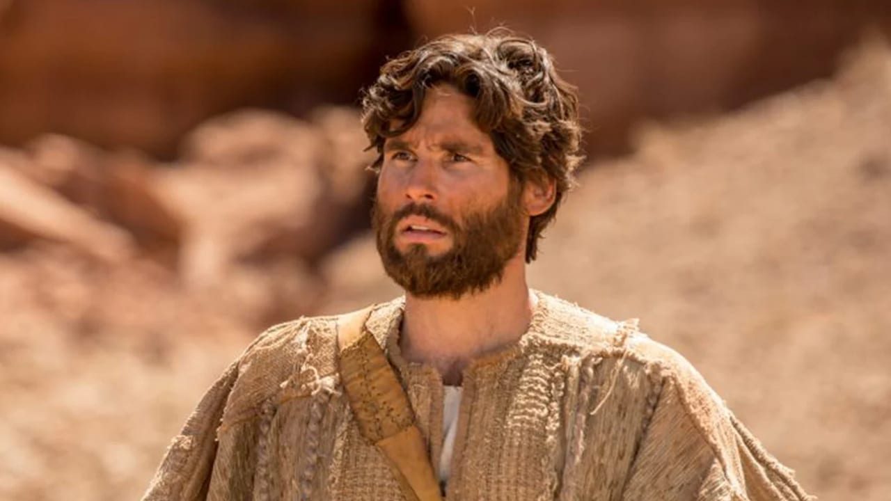 Imagem com foto do ator Dudu Azevedo, protagonista da novela Jesus, da Record