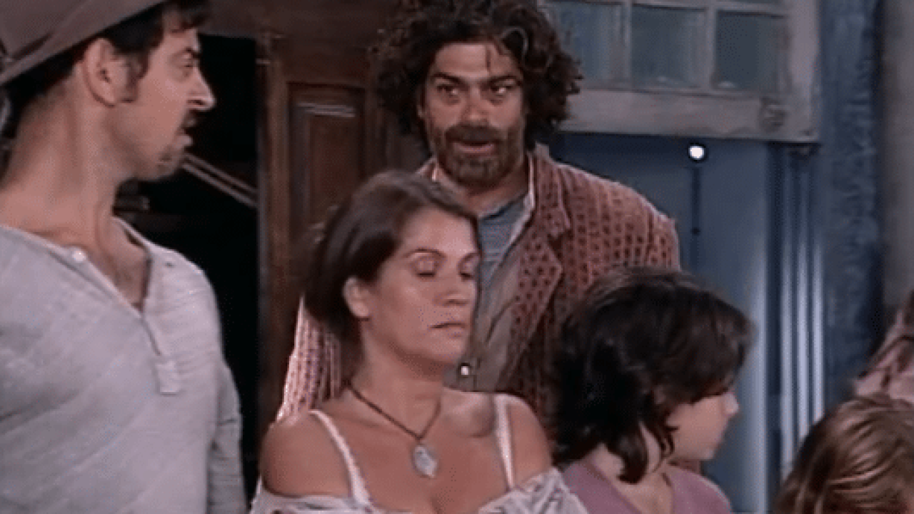 Petruchio acusa Januário de salgar os queijos em O Cravo e a Rosa