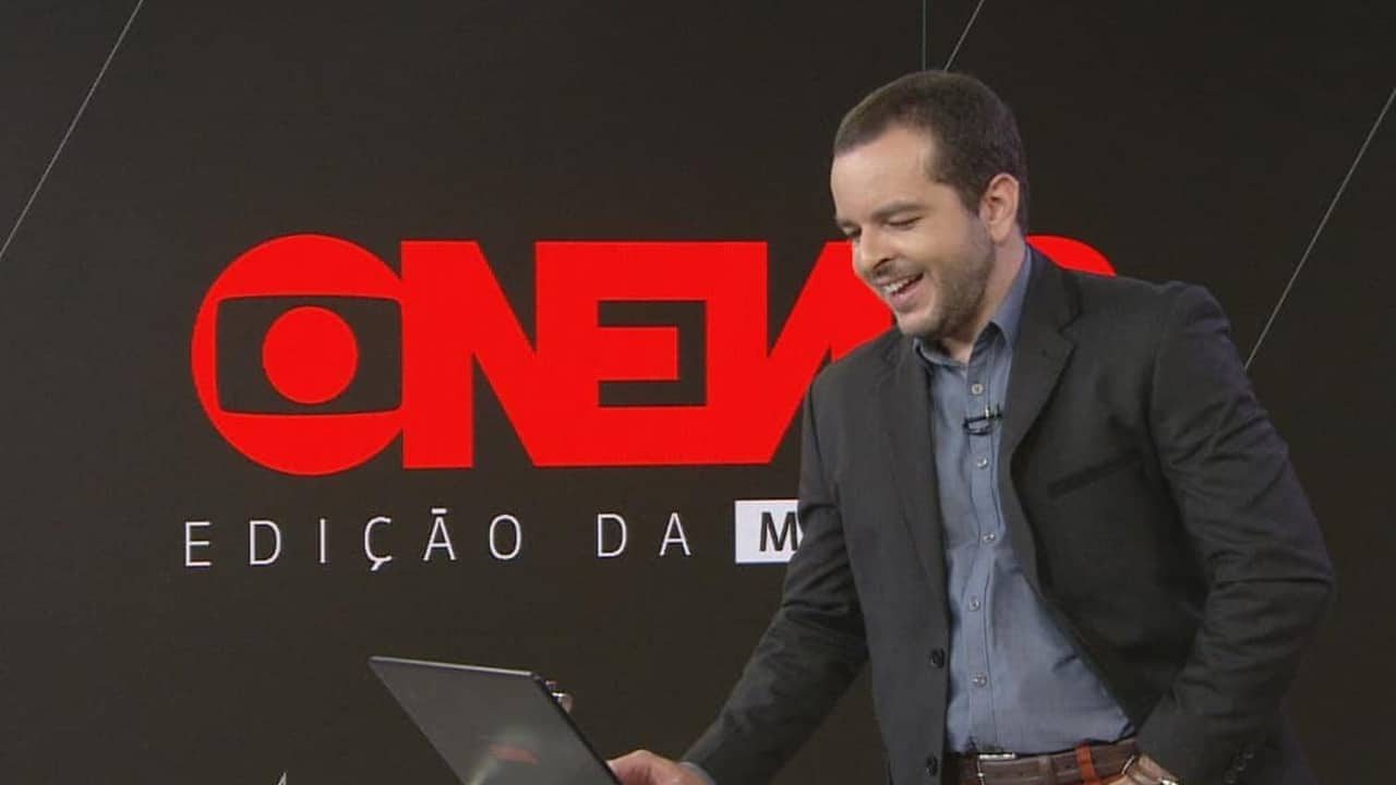 Âncora da GloboNews, Erick Bang revelou nas redes sociais ter sofrido acidente de trânsito (foto: Reprodução)