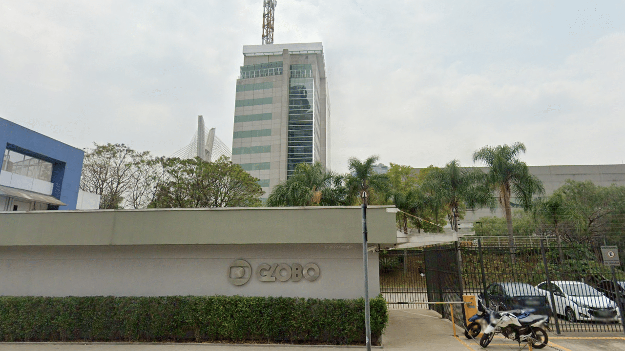 Imagem com foto da portaria dos Estúdios Globo de São Paulo