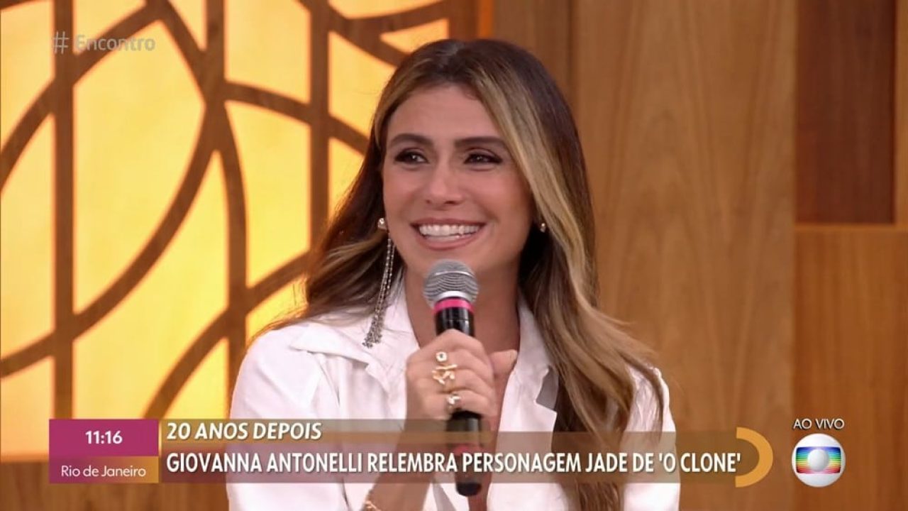 Imagem da atriz Giovanna Antonelli durante participação no Encontro com Fátima Bernardes