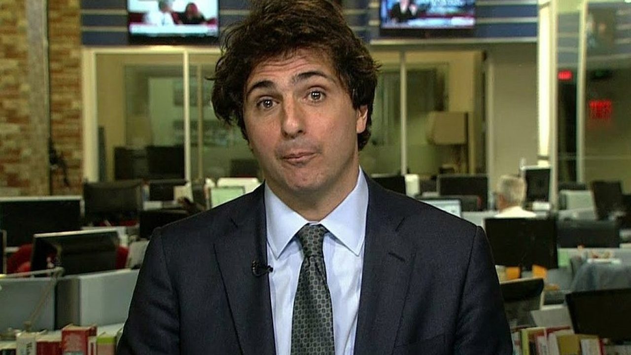 Guga Chacra penteou o cabelo e surpreendeu os assinantes da GloboNews (foto: Reprodução)