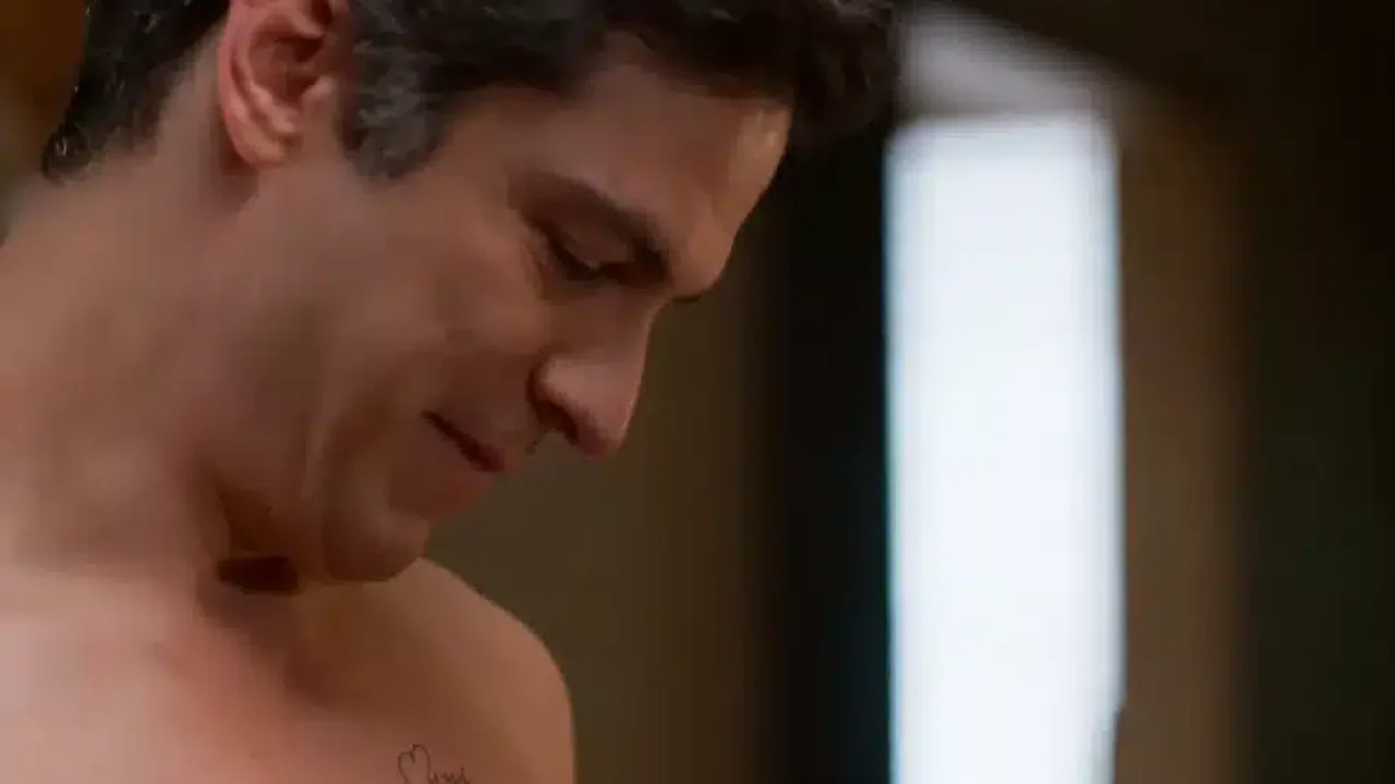 Guilherme faz tatuagem em homenagem ao amor em Quanto Mais Vida Melhor!