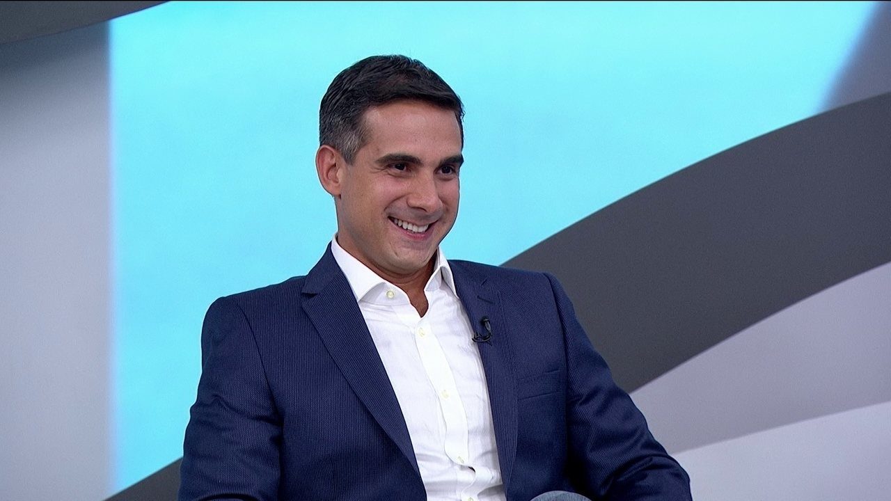 Gustavo Villani narra partida de abertura da Eurocopa no SporTV (foto: Reprodução)