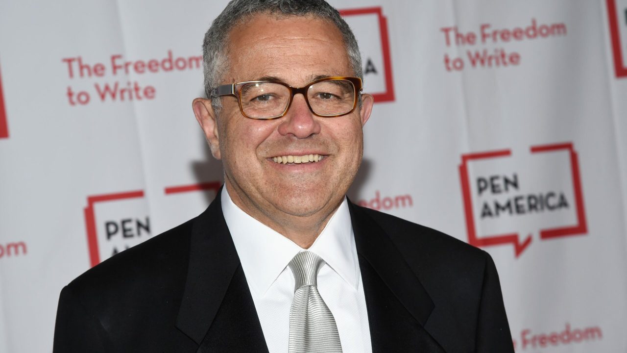 Jeffrey Toobin reassumiu o cargo de analista jurídico-chefe da CNN americana (foto: Reprodução)