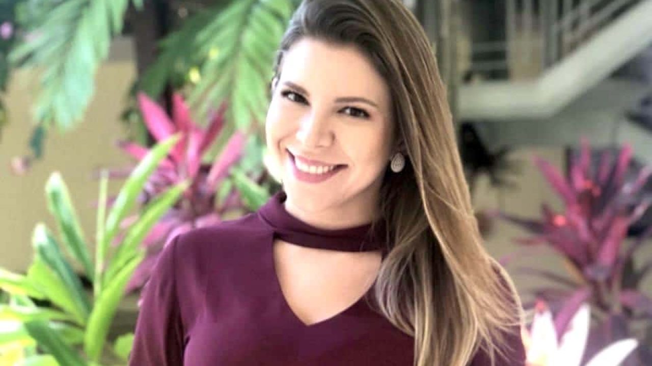 Marina Alves é repórter da TV Verdes Mares, afiliada da Globo no Ceará (foto: Reprodução)