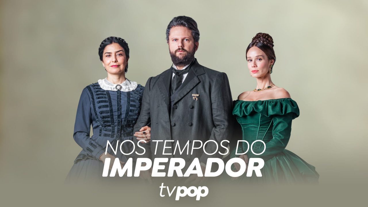 Imagem com arte da novela Nos Tempos do Imperador com a foto dos atores Letícia Sabatella, Selton Mello e Mariana Ximenes