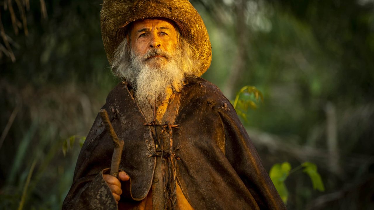 Imagem com foto do ator Osmar Prado caracterizado como Velho do Rio em Pantanal