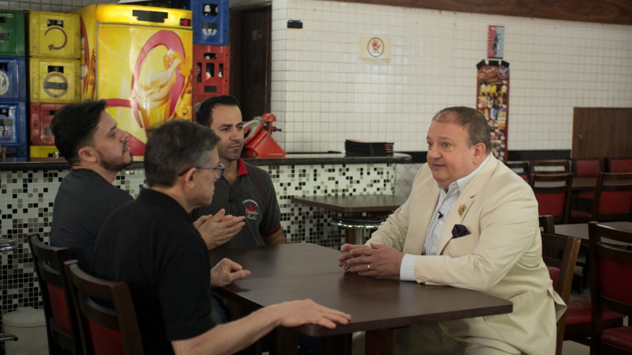 Erick Jacquin vai à lanchonete Estrela de Roma, na Lapa, zona oeste de São Paulo (foto: Carlos Reinis/Band)