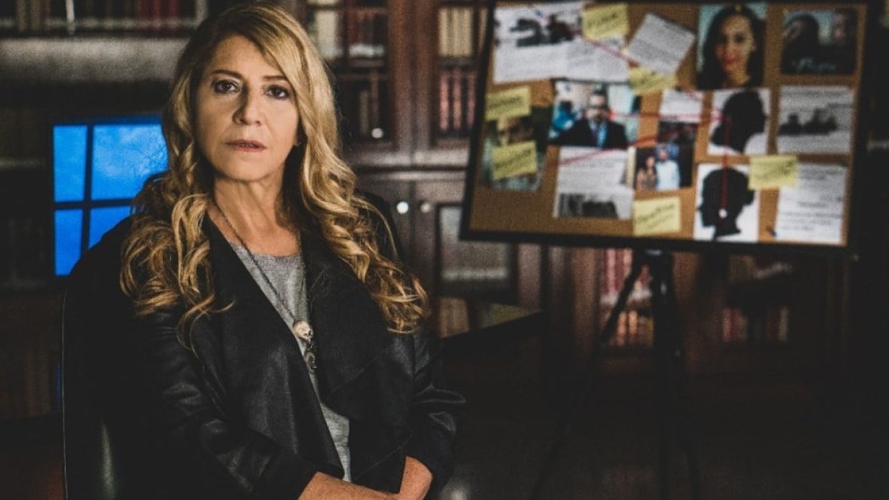 Imagem com foto da criminóloga, roteirista e escritora Ilana Casoy