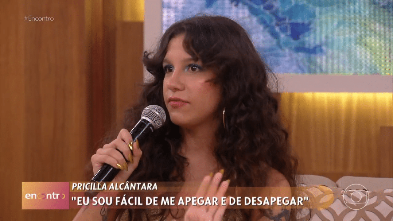 Imagem com foto da cantora Priscilla Alcântara no Encontro