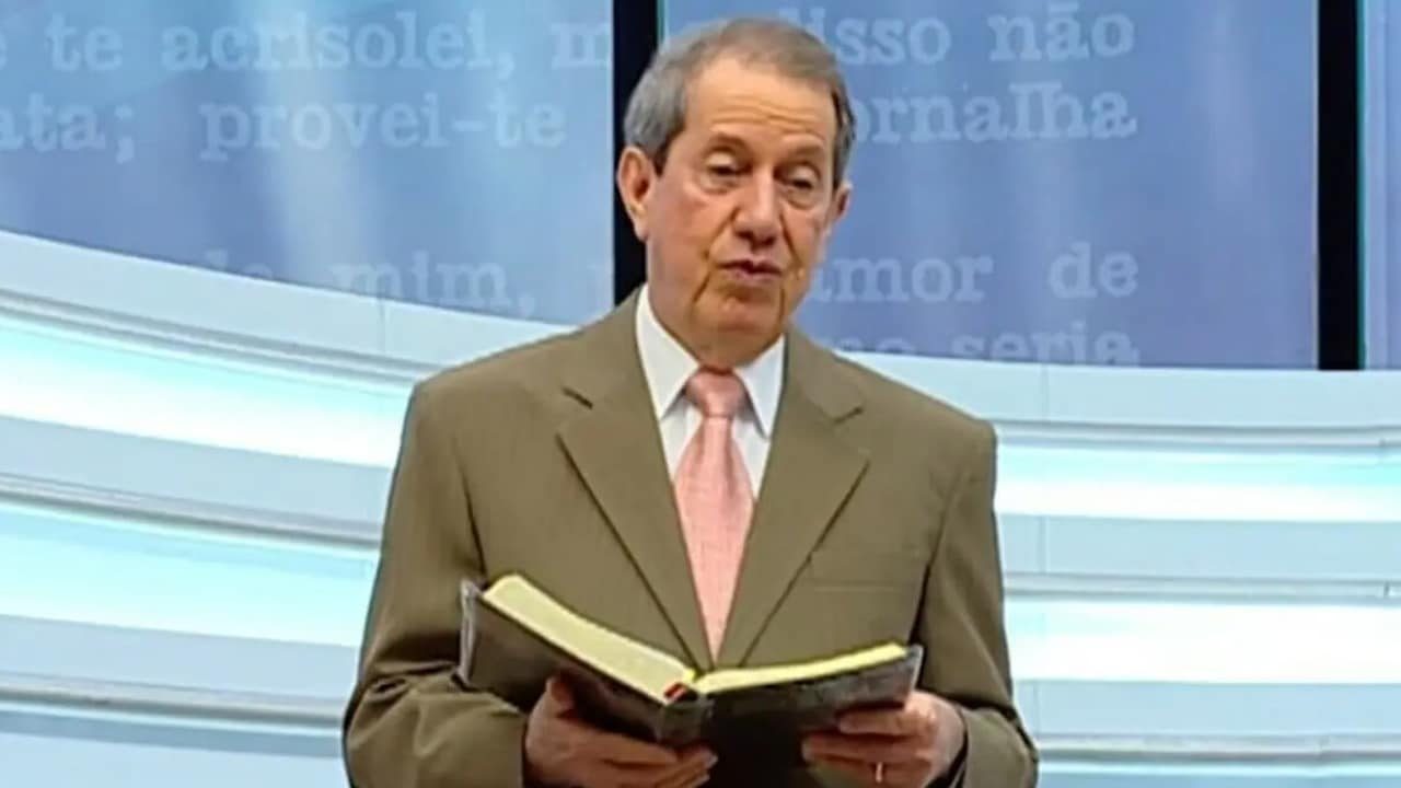 Imagem com foto do missionário RR Soares