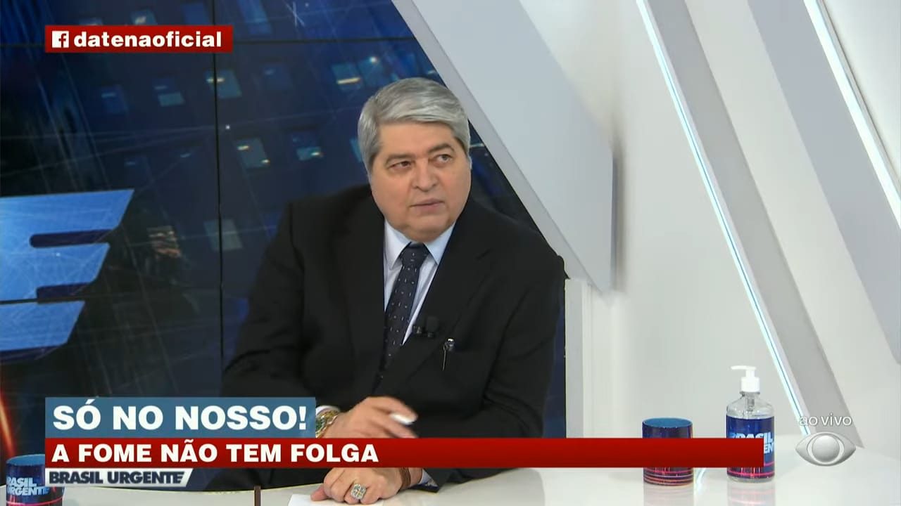 Imagem de José Luiz Datena durante apresentação do Brasil Urgente