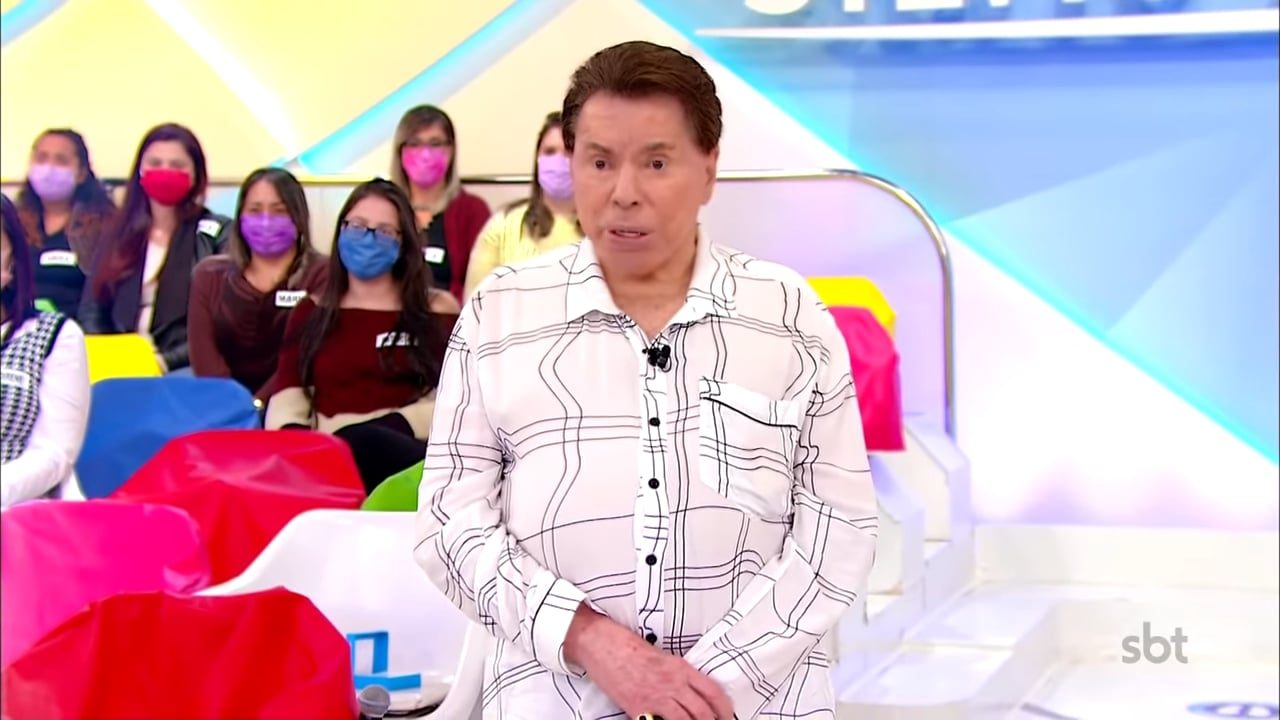 Silvio Santos usou pijama em seu programa, que foi presente das filhas e do neto Tiago Abravanel (foto: Reprodução)