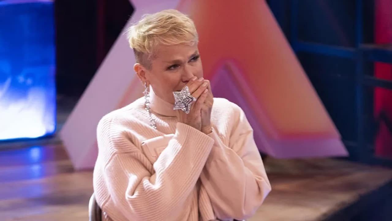 Imagem com foto de Xuxa Meneghel durante gravação do Altas Horas