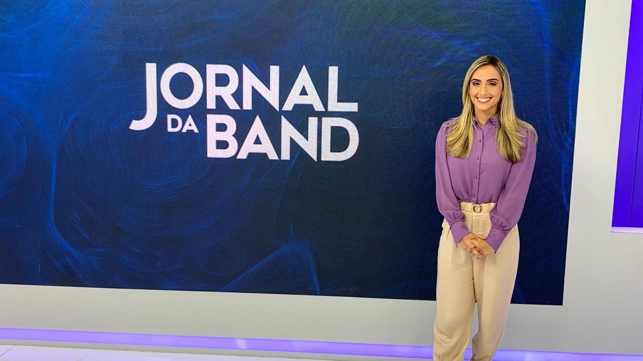 Imagem com foto da jornalista Yasmin Bachour