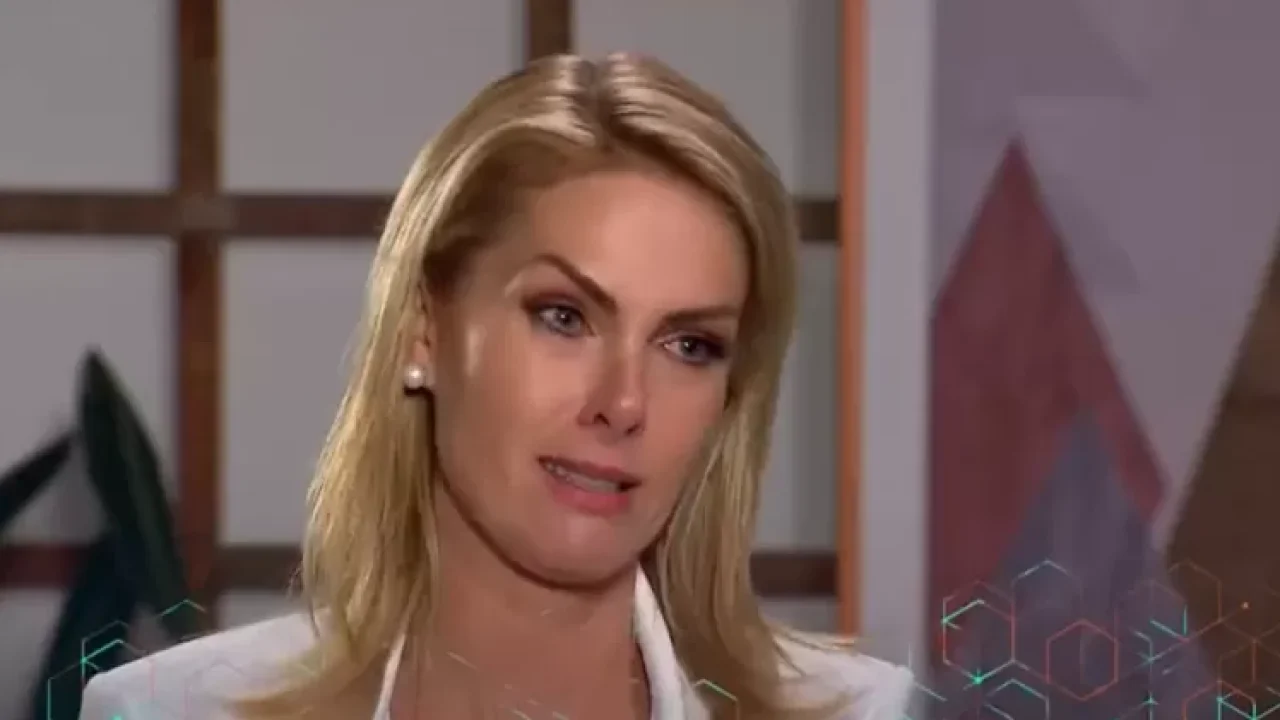 Foto de Ana Hickmann no Domingo Espetacular