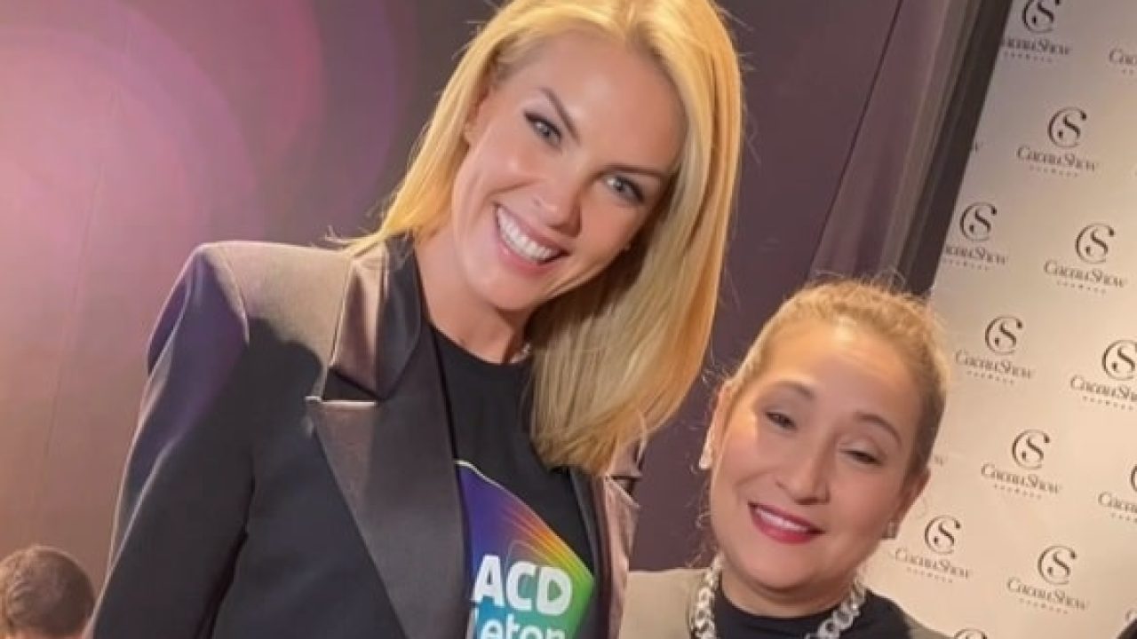 Foto de Ana Hickmann e Sonia Abrão