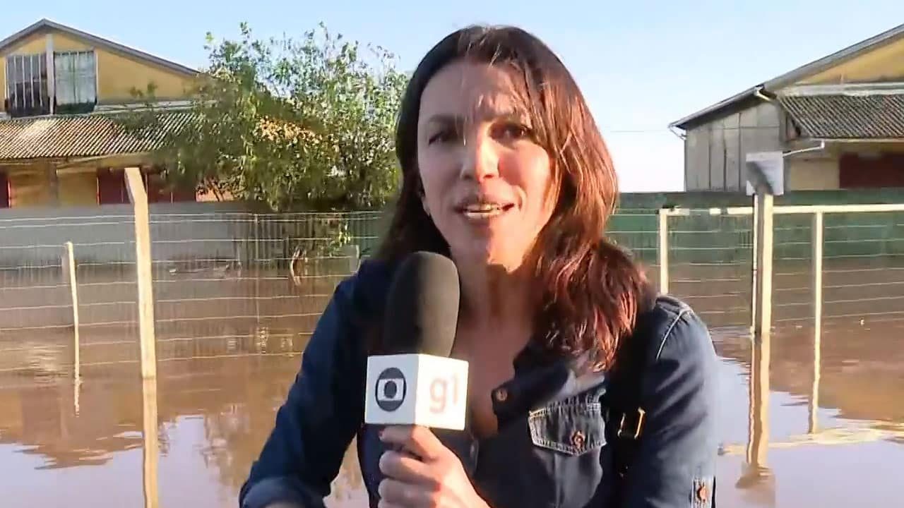 Ana Paula Araújo durante reportagem no Bom Dia Brasil direto de Porto Alegre