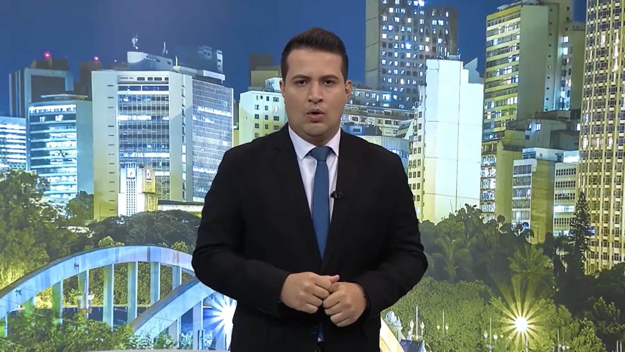 Foto do jornalista André Rocha, da Record