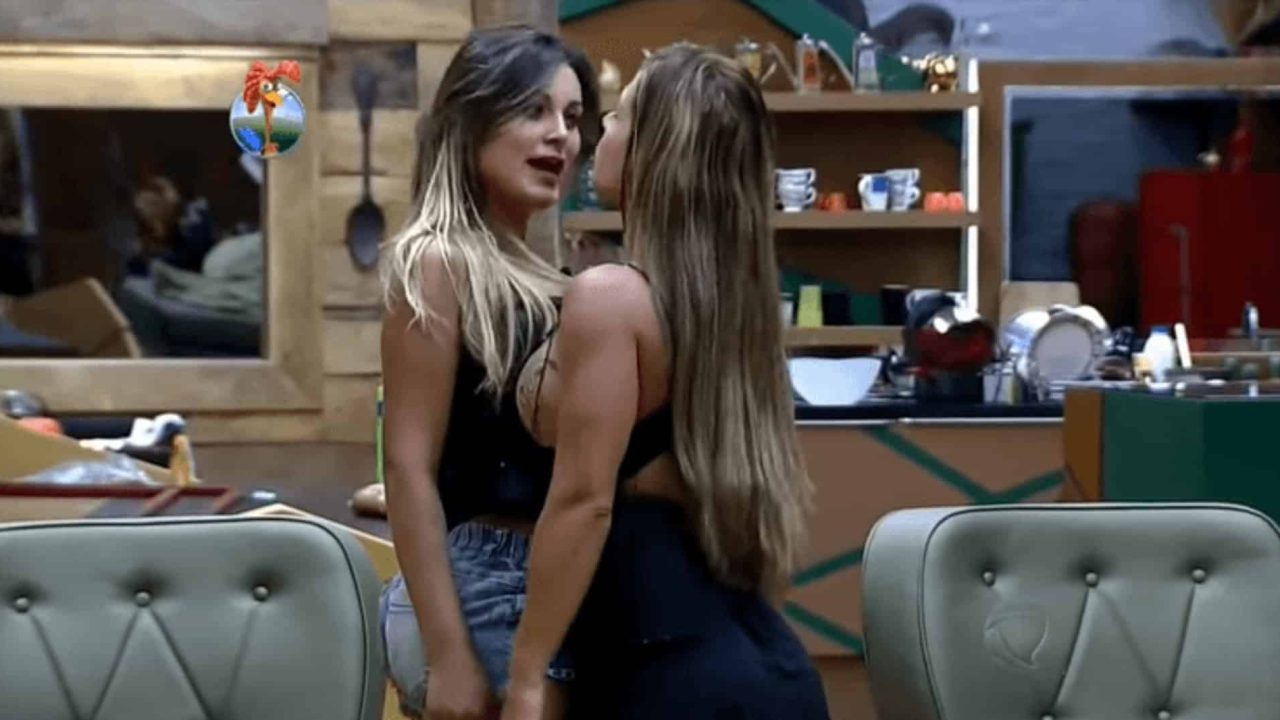 Foto de Andressa Urach e Denise Rocha em A Fazenda