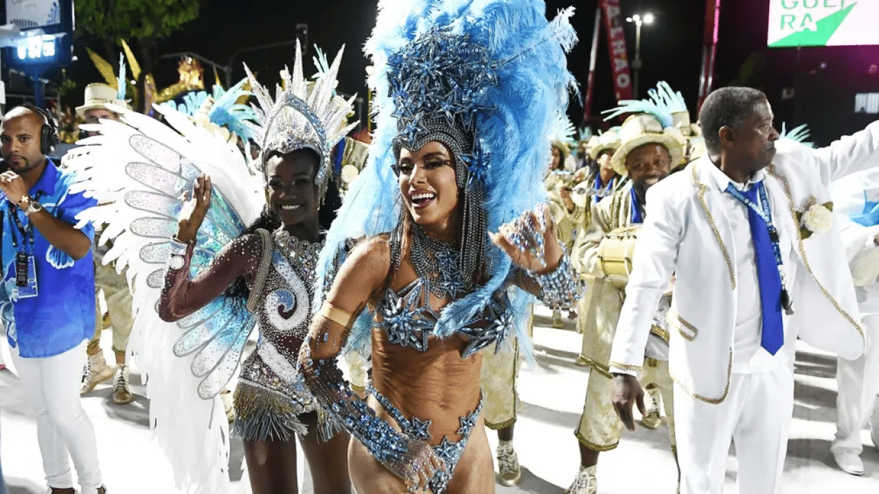 Foto de Anitta no carnaval de 2023