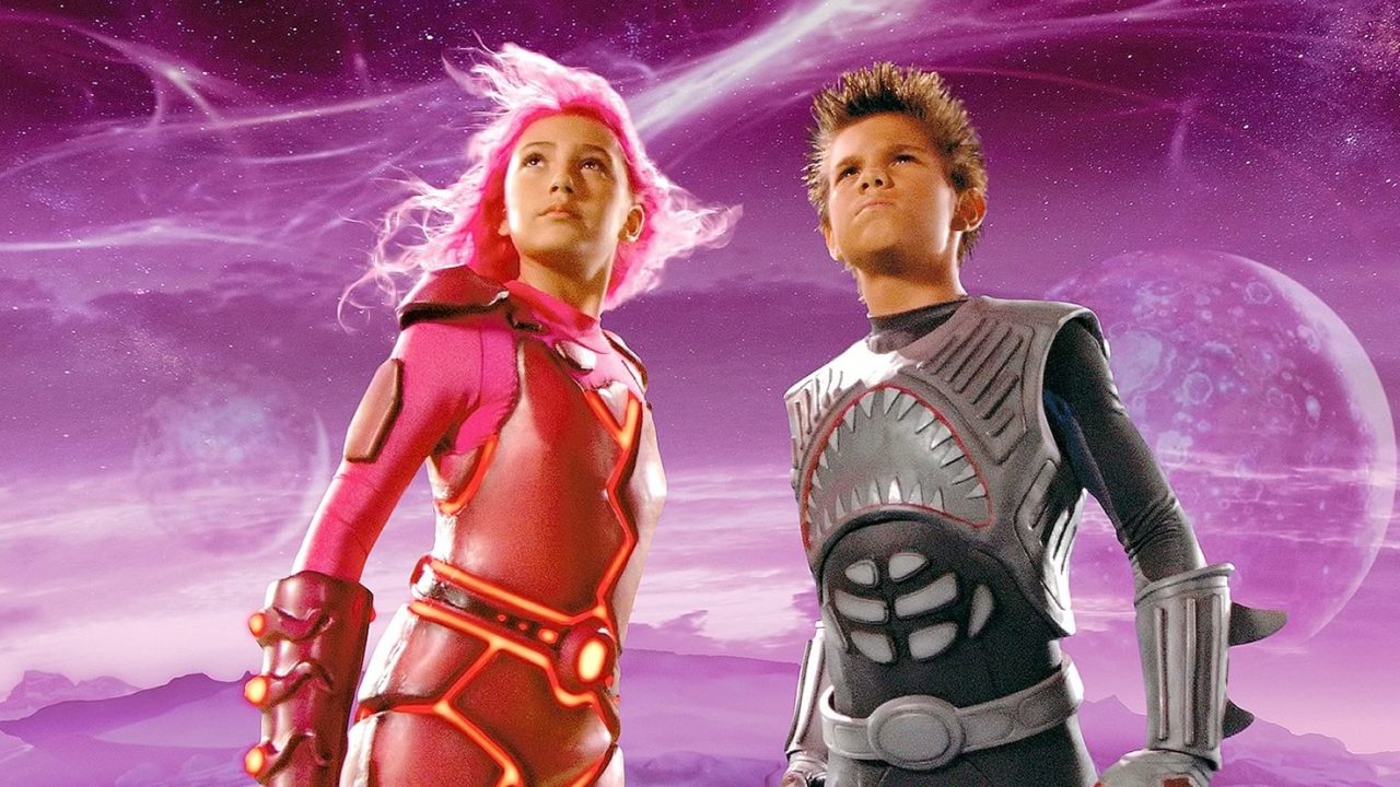 Cena do filme As Aventuras de Sharkboy e Lavagirl em que estão olhando pra cima