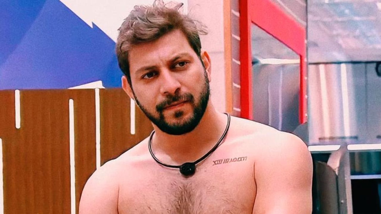 Caio Afiune passou por maus bocados ao tentar se depilar no BBB (foto: Reprodução/TV Globo)