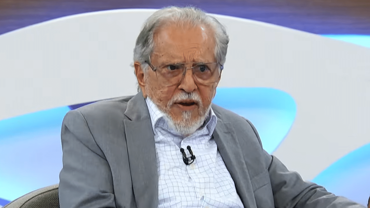 Imagem com foto do apresentador Carlos Alberto de Nóbrega, que quer Marcius Melhem para reforçar setor de humor do SBT