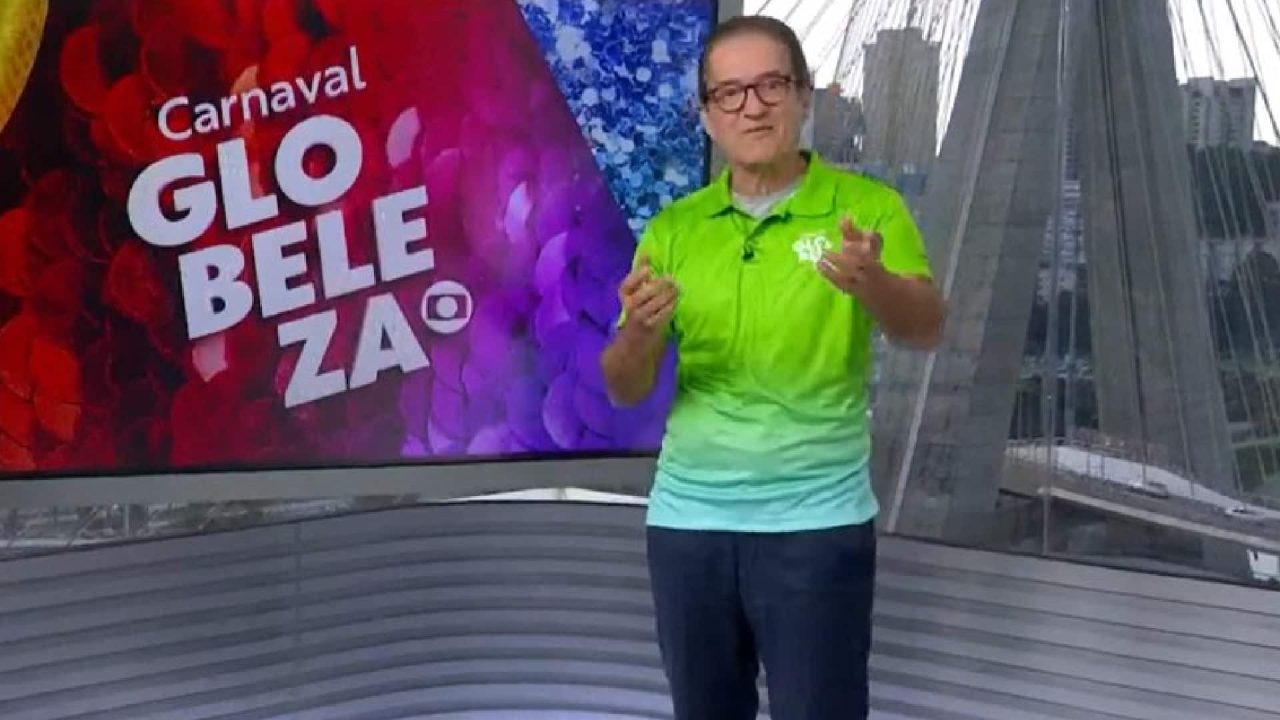 Foto de Carlos Tramontina na cobertura da apuração do Carnaval na Globo