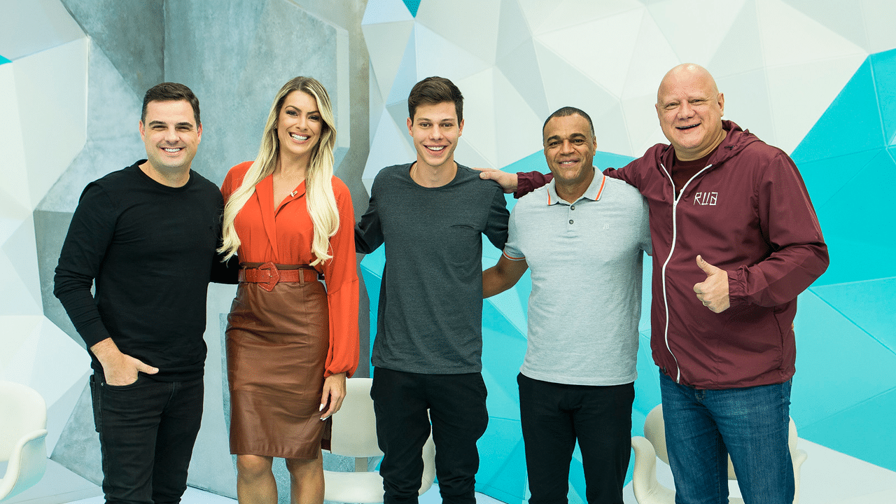 Imagem com foto de Chico Garcia, Renata Fan, João Pedro Sgarbi, Denilson e Ronaldo Giovanelli. Comentarista da Band terá que pagar honorários advocatícios