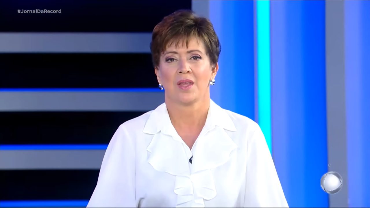 Foto da apresentadora Christina Lemos no Jornal da Record