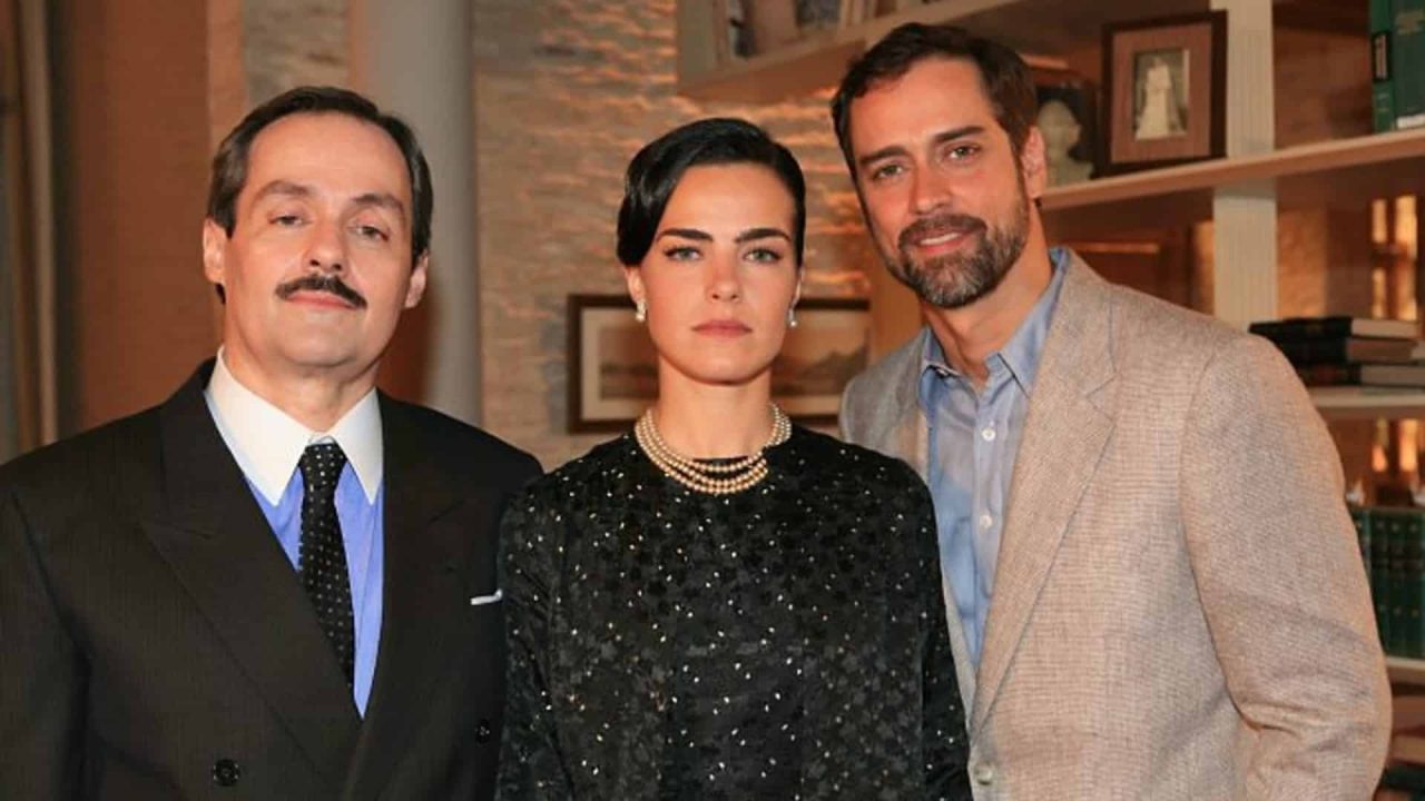 Foto do elenco de Ciranda de Pedra, que será disponibilizada no Globoplay