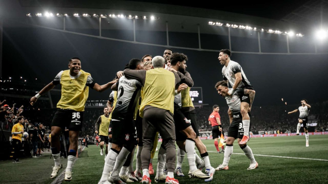 Foto de jogadores do Corinthians, que é desejado pelo SBT