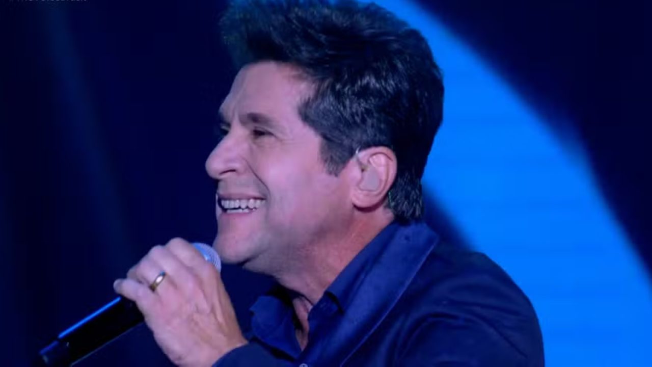 Foto de Daniel cantando no The Voice, da Globo