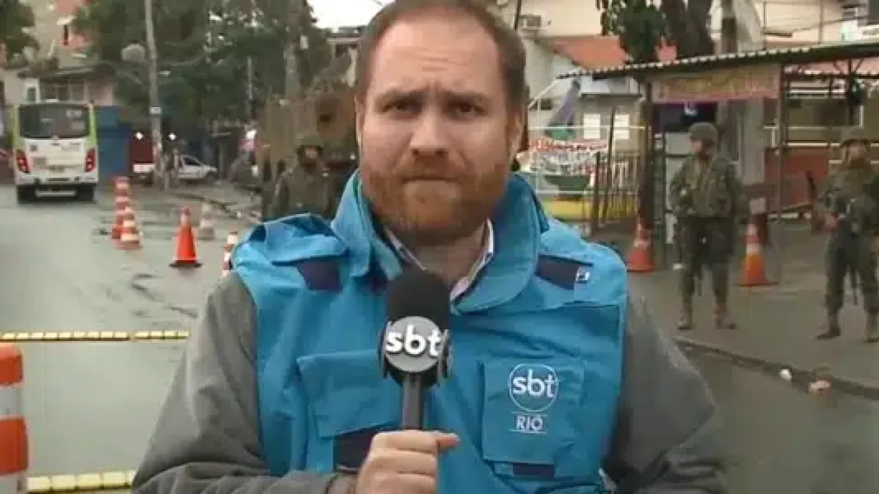 Foto de Daniel Penna-Firme, repórter do SBT