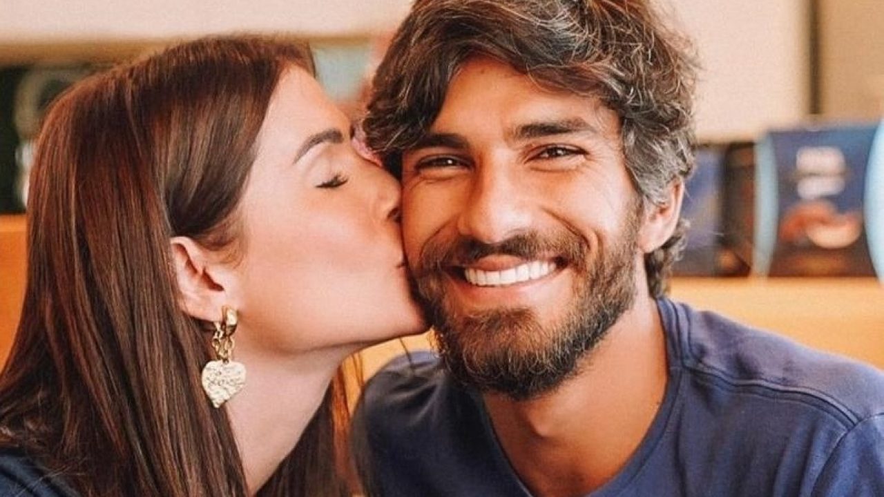 Foto de Deborah Secco e Hugo Moura