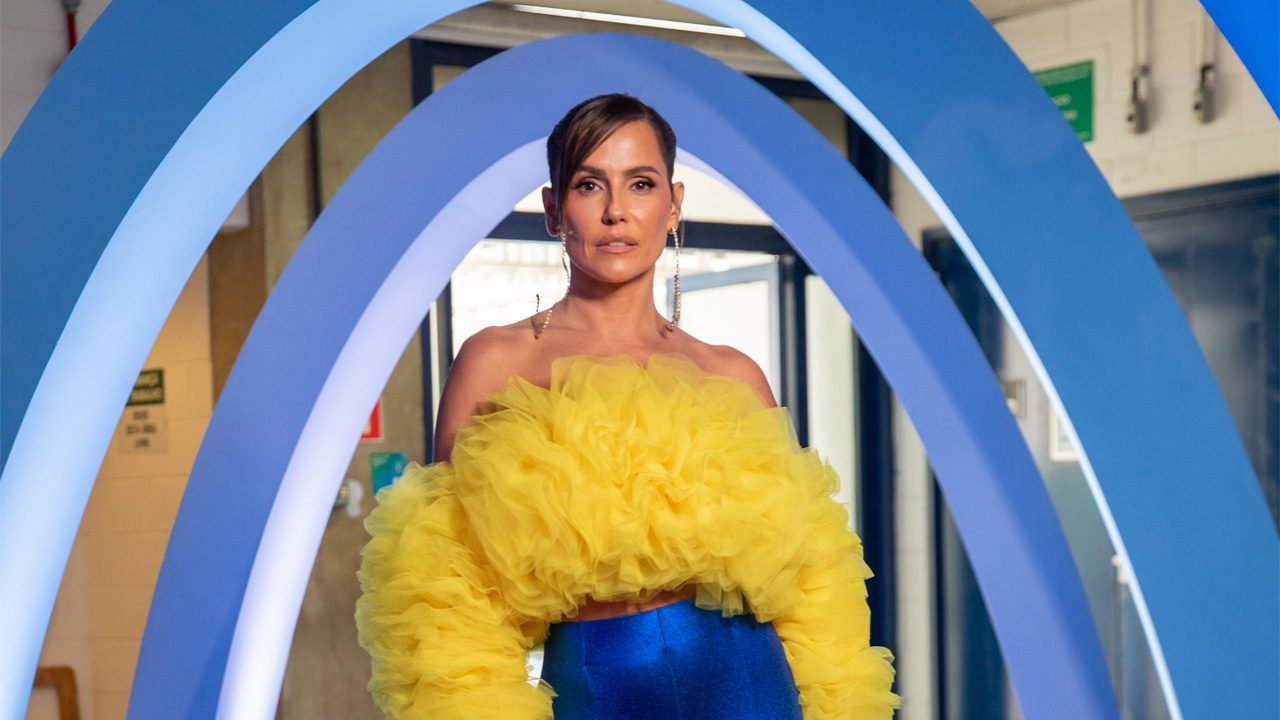 Deborah Secco durante as gravações da mensagem de fim de ano da Globo