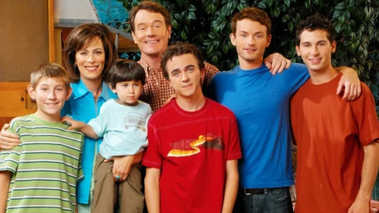 Imagem com o elenco da série Malcolm in the Middle