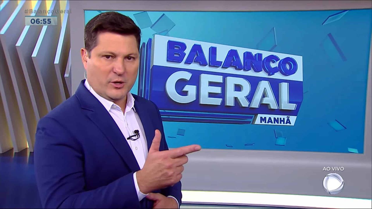 Foto de Eleandro Passaia, pupilo de Ratinho, no estúdio do Balanço Geral Manhã