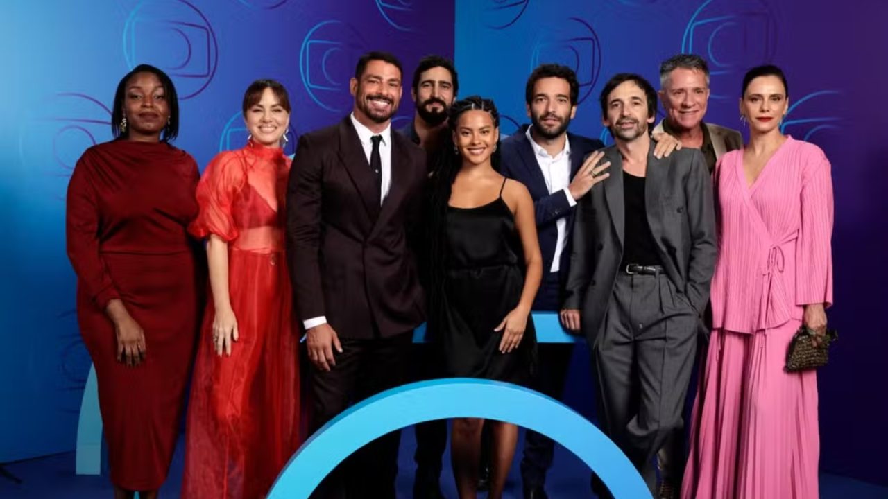 Foto do elenco de Vale Tudo em evento da Globo