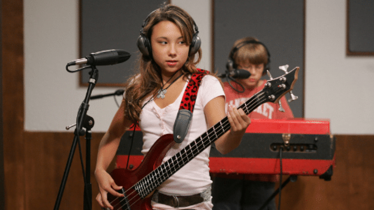 Foto de Allie DiMeco em cena de The Naked Brothers Band, da Nickelodeon