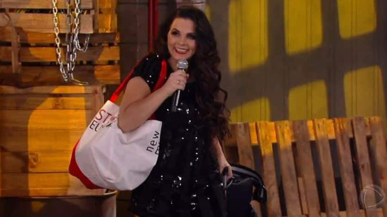 Luiza Ambiel se queixou da comida dada pela produção da Record (foto: Reprodução/Record)