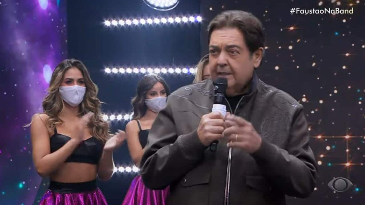 Faustão usou seu programa para mandar recado para Tiago Leifert