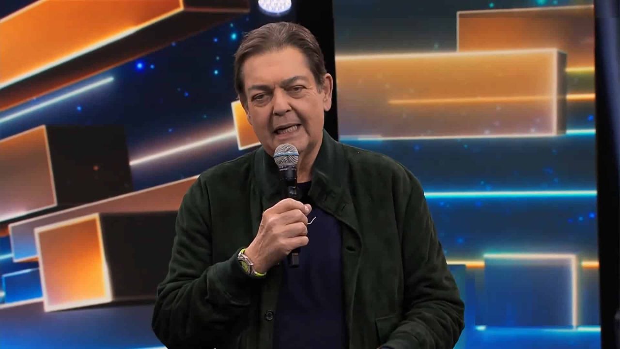 Foto do apresentador Faustão em seu programa na Band